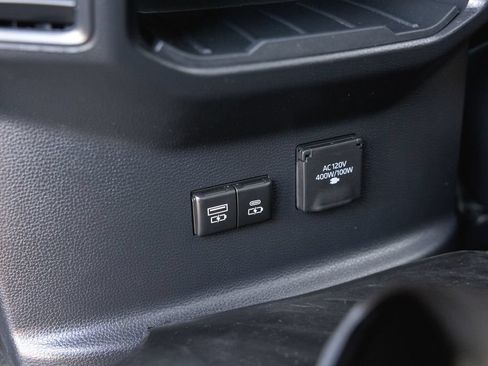 Used 2023 Toyota Tundra Limited AWD/4WD image 32