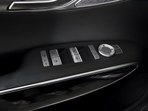 Used 2025 Genesis GV70 2.5T image 22