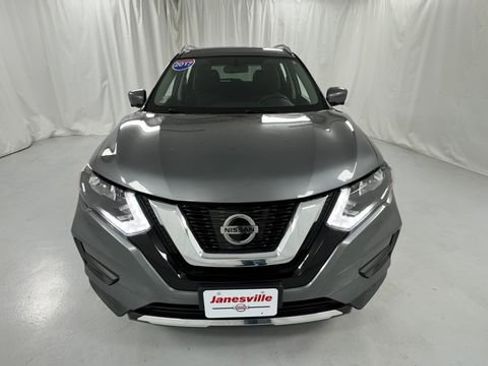 Used 2017 Nissan Rogue SV w/ SV Premium Package AWD/4WD image 8