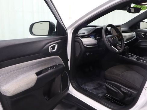 Used 2023 Jeep Compass Sport AWD/4WD image 11