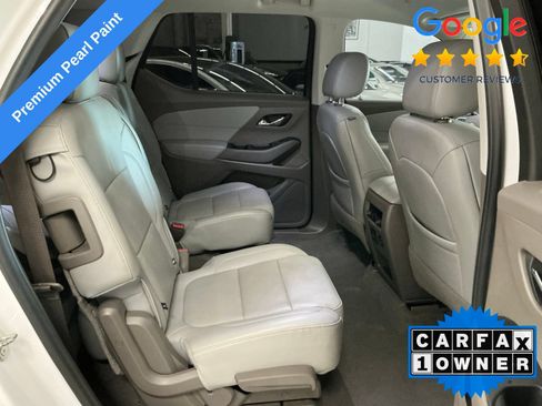 Used 2021 Chevrolet Traverse Premier FWD image 16