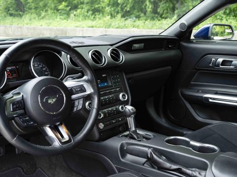 Used 2018 Ford Mustang Coupe image 16