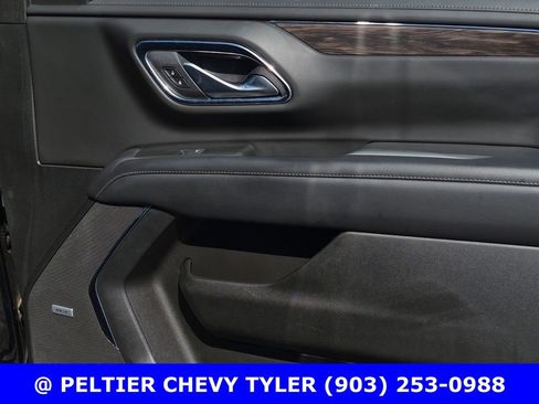 Used 2022 Chevrolet Tahoe Z71 w/ Luxury Package image 15