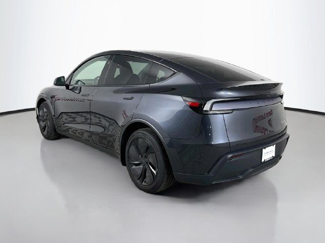 Used 2026 Tesla Model Y AWD image 5