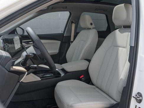 Used 2025 Audi Q5 Premium w/ Convenience Package AWD/4WD image 8
