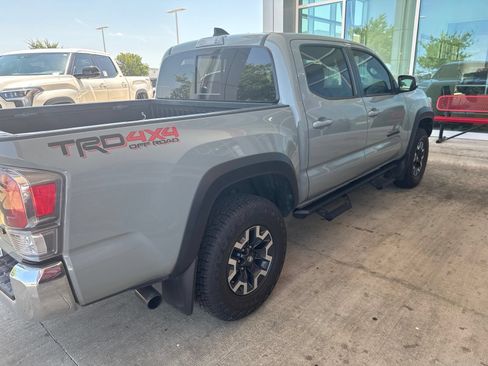 Used 2022 Toyota Tacoma TRD Off-Road w/ Black Out Package (TMS) AWD/4WD image 21