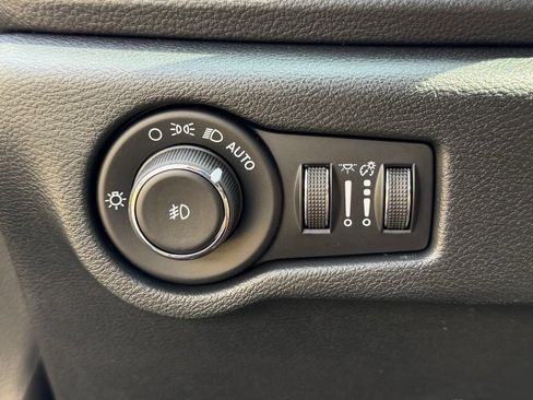 New 2026 Chrysler Pacifica Pinnacle FWD image 25