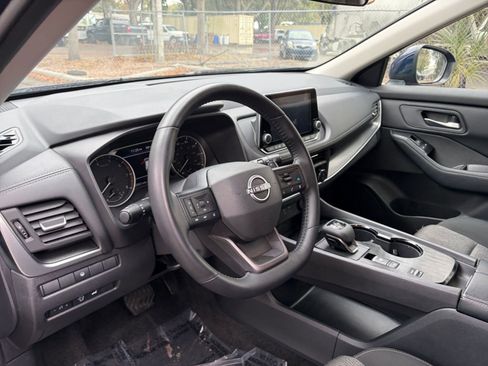 Used 2025 Nissan Rogue SV image 56