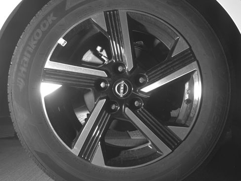 Used 2025 Nissan Sentra SV FWD image 15