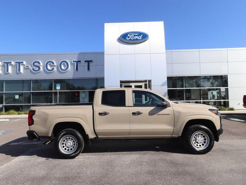 Used 2024 Chevrolet Colorado W/T image 16