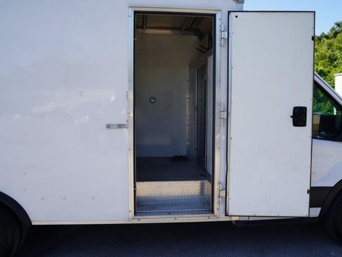 Used 2022 Ford Transit 350 DRW RWD image 32