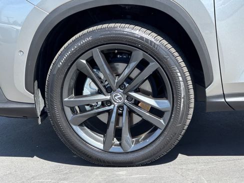 Certified 2025 Lexus NX 450h+ AWD w/ Accessory Package (Z2) image 32