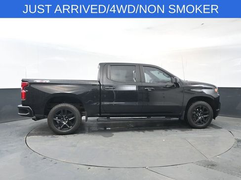 Used 2022 Chevrolet Silverado 1500 Custom w/ LPO, Blackout Package image 6