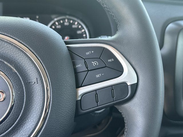 Used 2020 Jeep Renegade Latitude FWD image 28