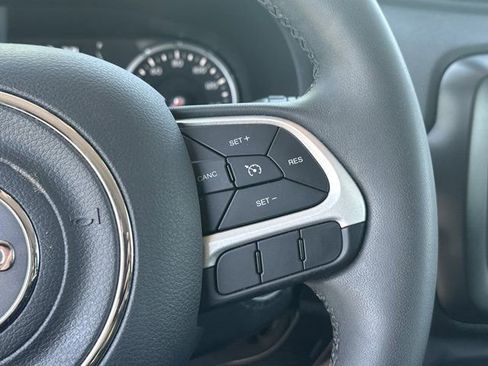 Used 2020 Jeep Renegade Latitude FWD image 28