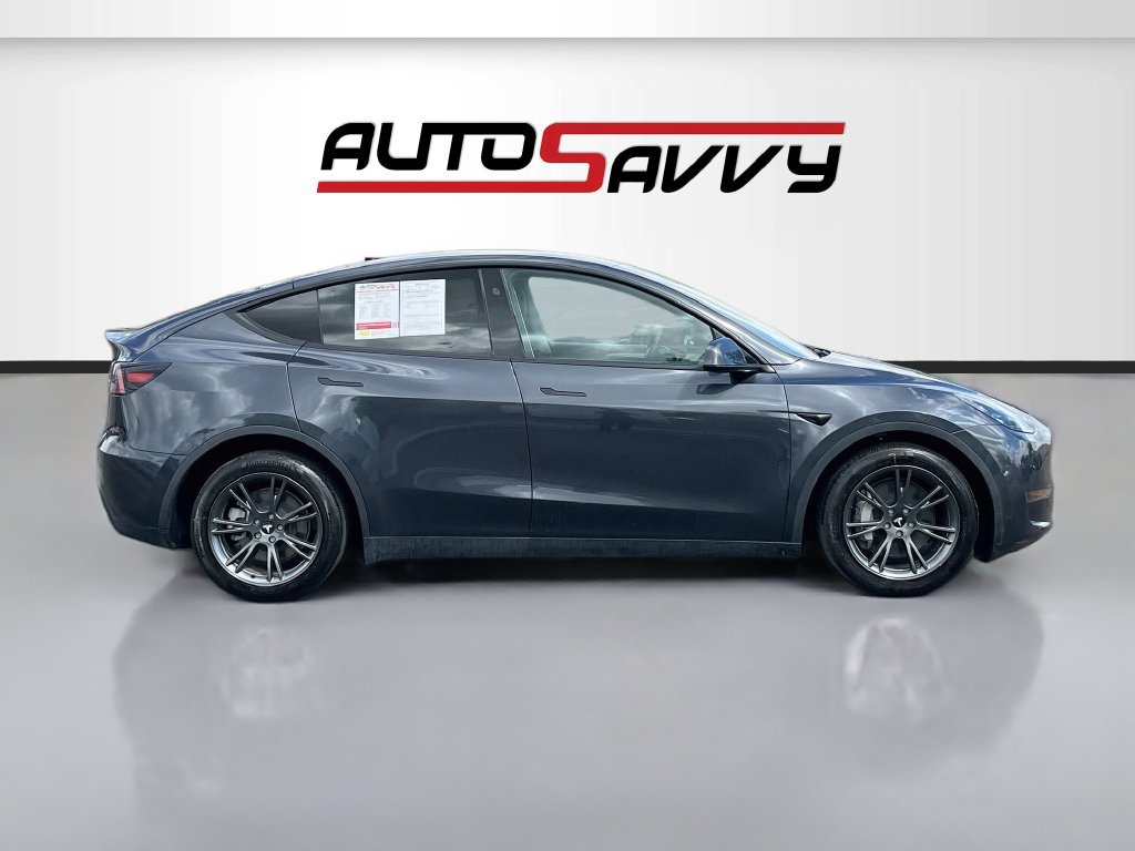 Used 2025 Tesla Model Y Long Range RWD image 8