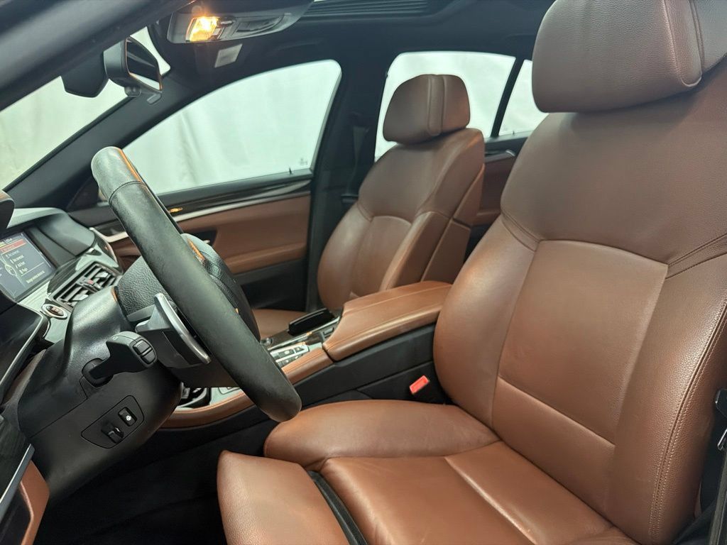 Used 2013 BMW 550i xDrive Sedan AWD/4WD image 15