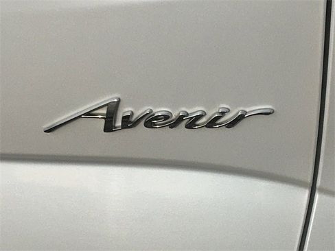Used 2023 Buick Enclave Avenir w/ Avenir Technology Package image 10