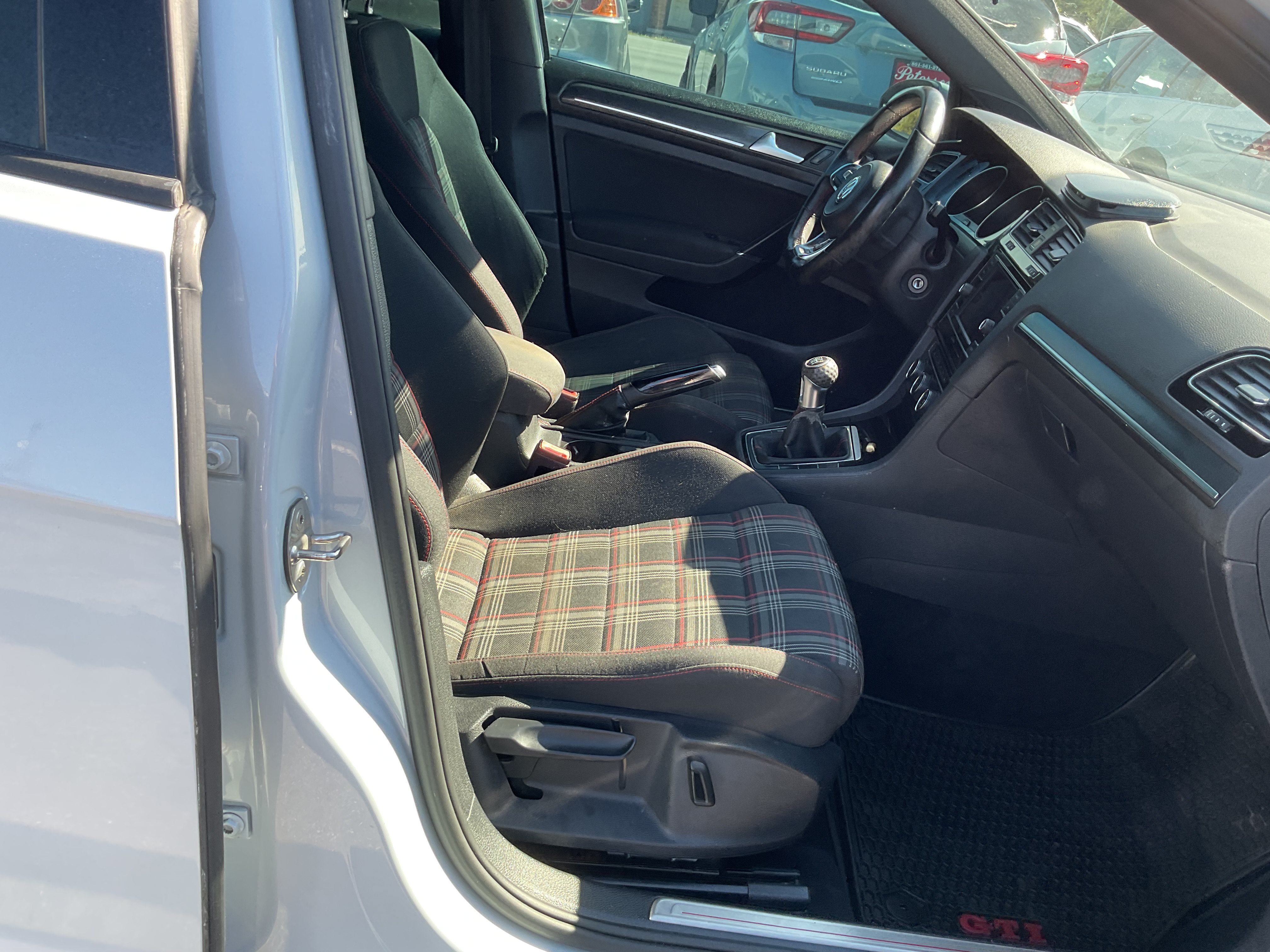 Used 2018 Volkswagen GTI S FWD image 18