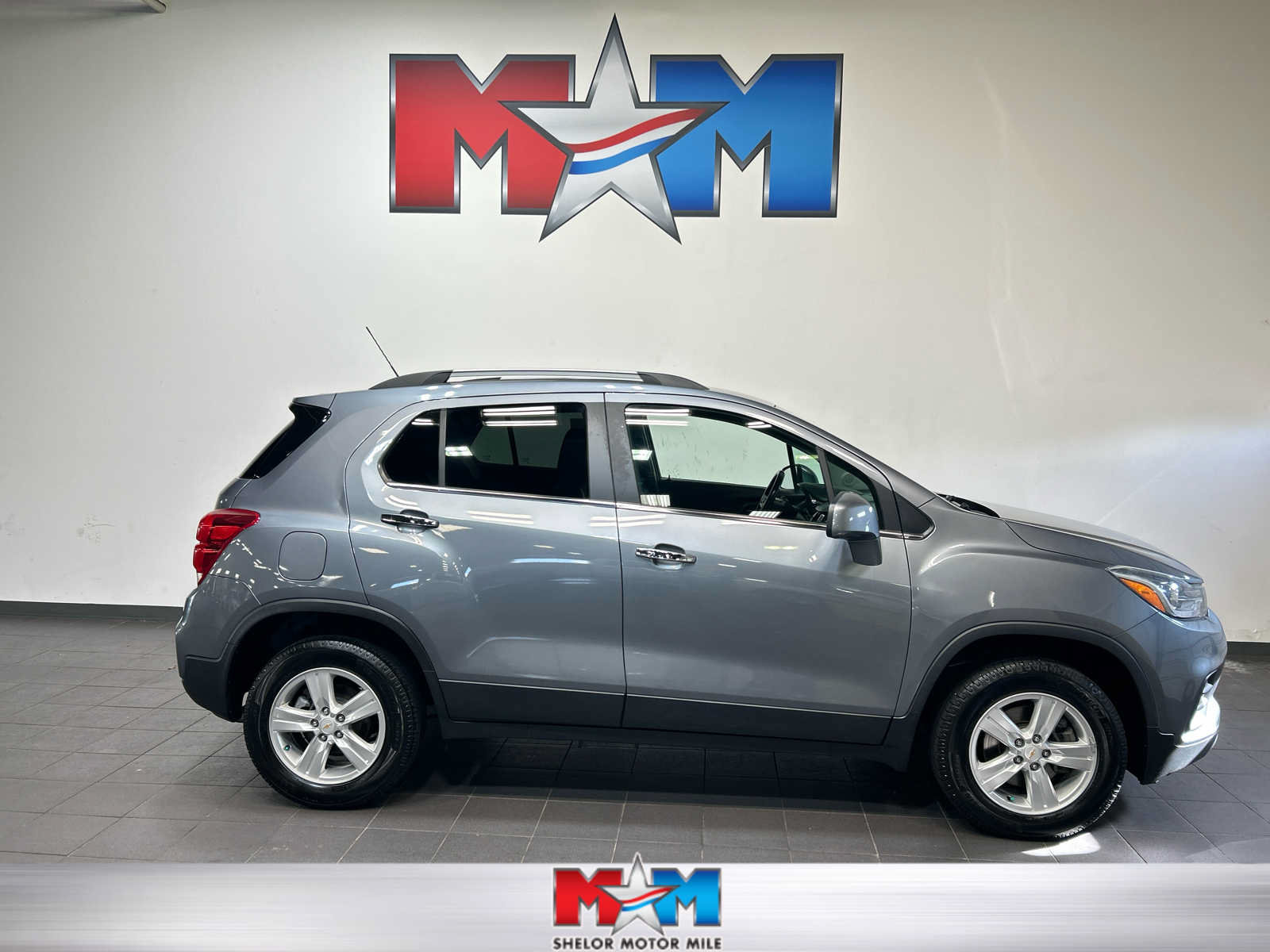 Used 2019 Chevrolet Trax LT w/ LT Convenience Package AWD/4WD image 1
