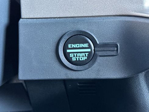 Used 2025 Ford Bronco Outer Banks image 21