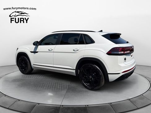 Used 2026 Volkswagen Atlas Cross Sport SEL R-Line AWD/4WD image 5