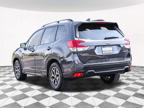 Used 2020 Subaru Forester Premium w/ Popular Package #1 AWD/4WD image 16