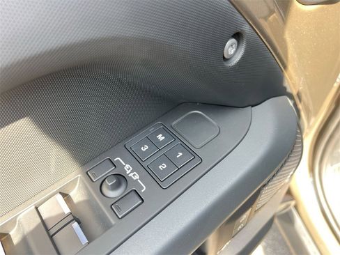 Used 2024 Land Rover Defender 110 X image 11