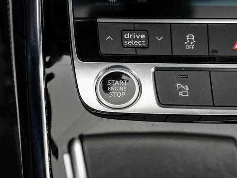 Used 2023 Audi Q8 Premium Plus w/ Premium Plus Package image 25