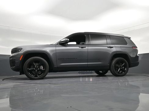 Used 2023 Jeep Grand Cherokee L Laredo RWD image 27