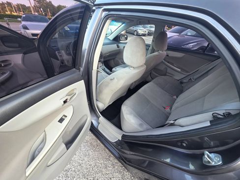 Used 2013 Toyota Corolla LE FWD image 13
