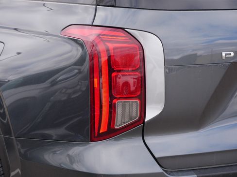 Used 2025 Hyundai Palisade SEL AWD/4WD image 17
