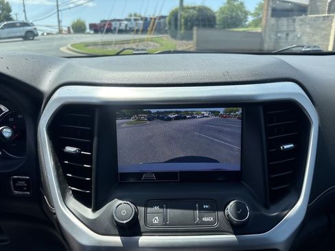 Used 2023 GMC Acadia SLE FWD image 15