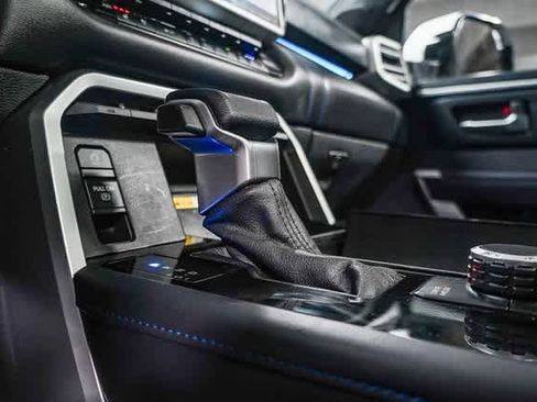 Used 2022 Toyota Tundra Platinum w/ Advanced Package image 25