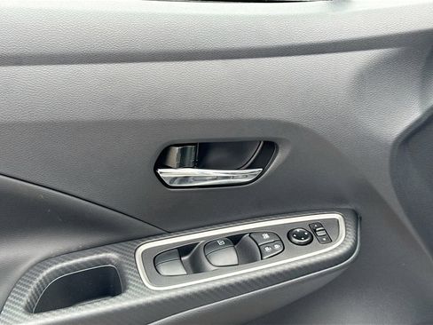 Used 2025 Nissan Versa SR w/ Trunk Package image 15