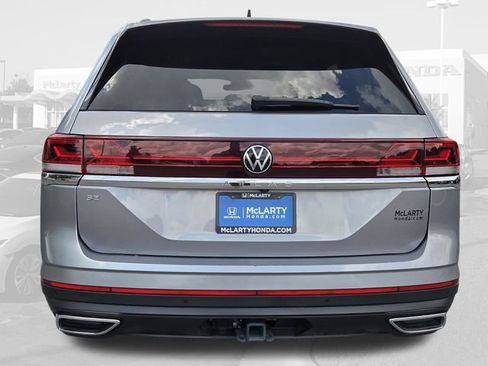 Used 2025 Volkswagen Atlas SE FWD image 4
