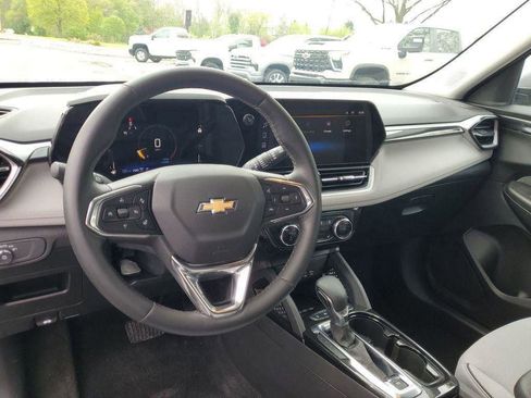 Certified 2025 Chevrolet TrailBlazer LT w/ Convenience Package AWD/4WD image 7
