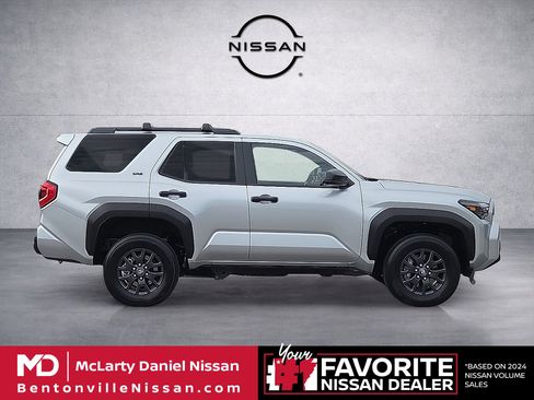 Used 2025 Toyota 4Runner SR5 AWD/4WD image 6