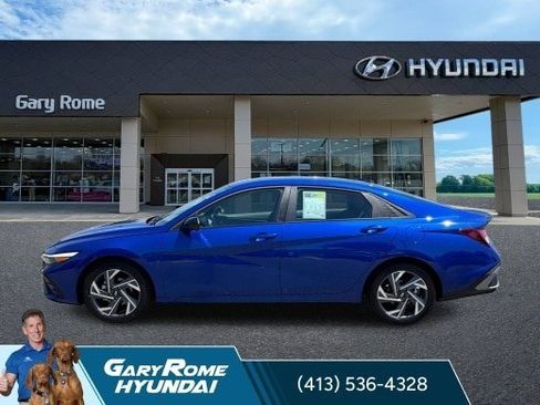 Certified 2025 Hyundai Elantra Sport FWD image 13