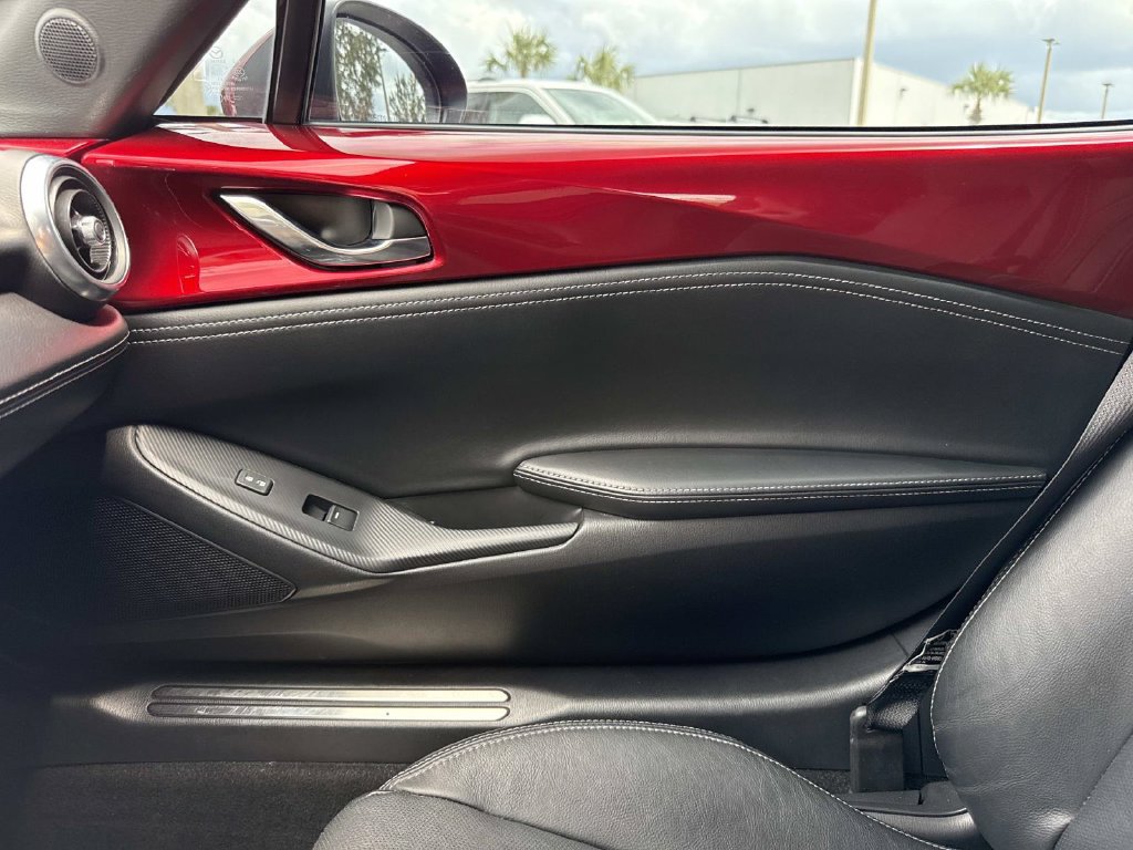 Used 2022 MAZDA MX-5 Miata RF Grand Touring w/ Appearance Package RWD image 18