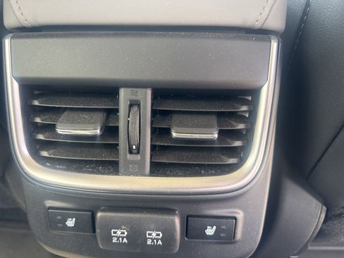 Used 2021 Subaru Outback Limited image 16