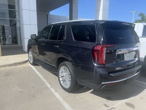 Used 2023 GMC Yukon SLT image 3