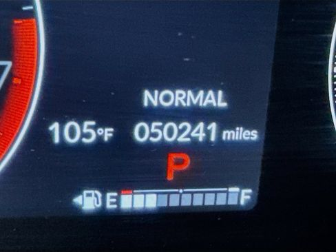 Used 2023 Honda Pilot Touring image 4