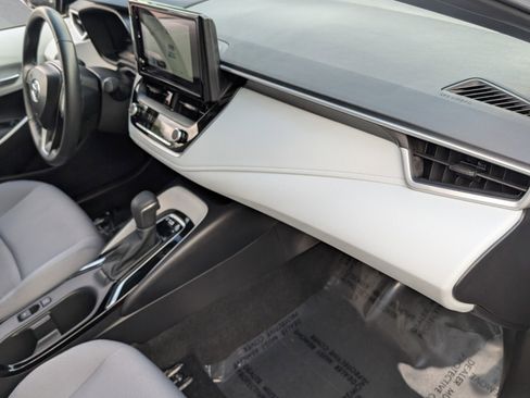 Used 2025 Toyota Corolla SE image 15