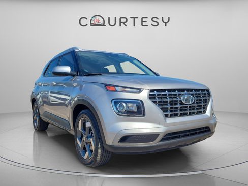 Certified 2023 Hyundai Venue SEL image 5