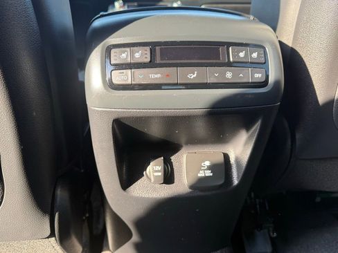 Used 2020 Hyundai Palisade Limited image 19