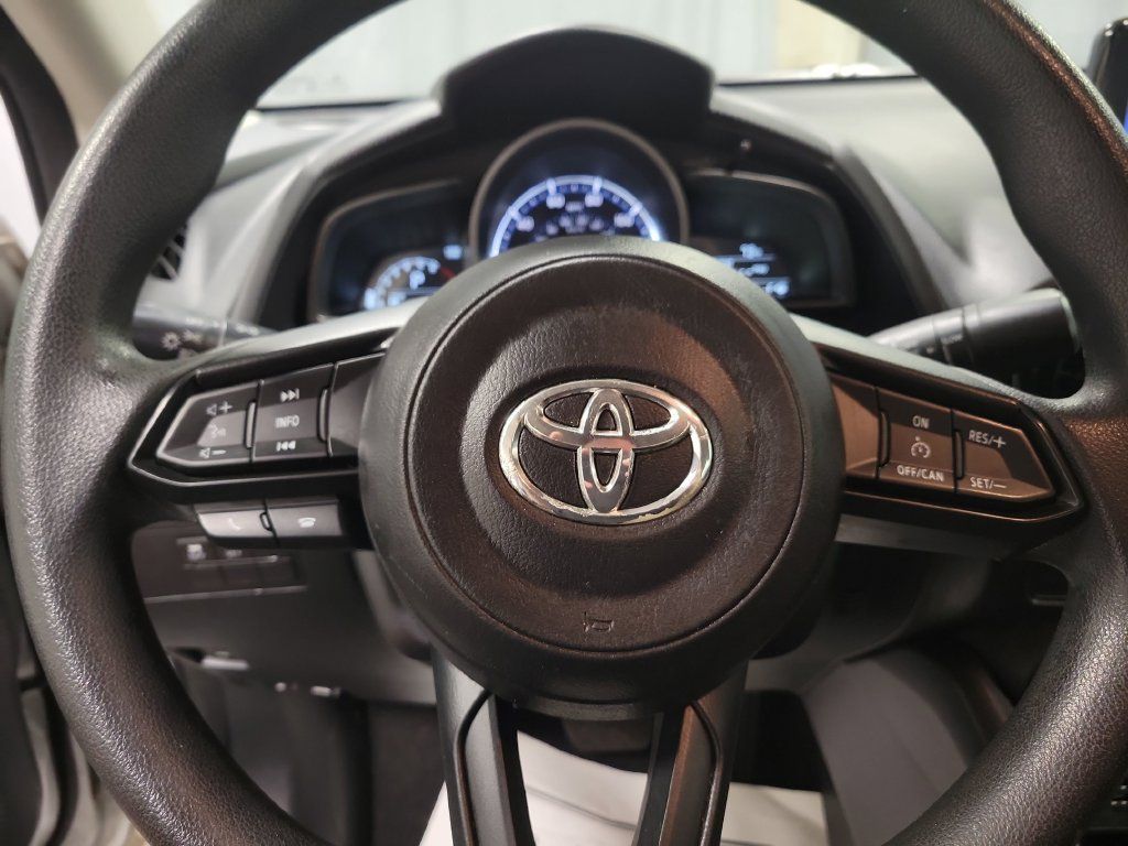 Used 2019 Toyota Yaris L FWD image 22