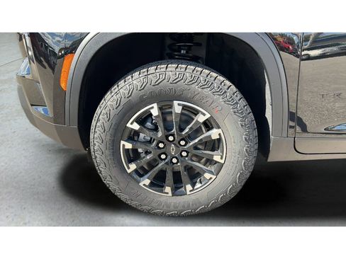 New 2026 Chevrolet Traverse Z71 w/ Driver Confidence Package AWD/4WD image 36