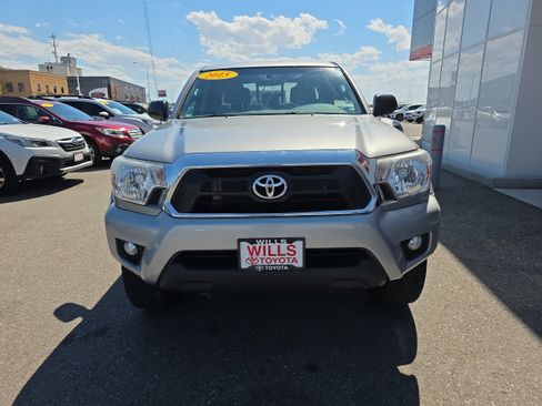 Used 2015 Toyota Tacoma 4x4 Double Cab w/ TRD Off-Road Package image 5