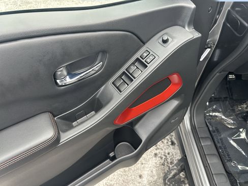 Used 2025 Nissan Frontier PRO-4X w/ Pro Premium Package image 10